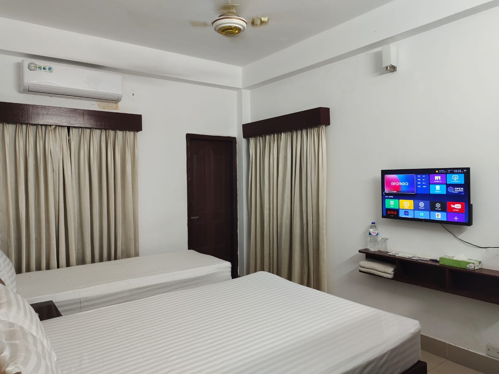 Triple Deluxe AC Room Triple Deluxe AC Room with Sea and Hill View Balcony